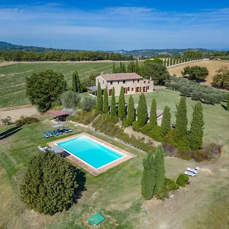 Il Poderuccio 10, Emma Villa Cetona