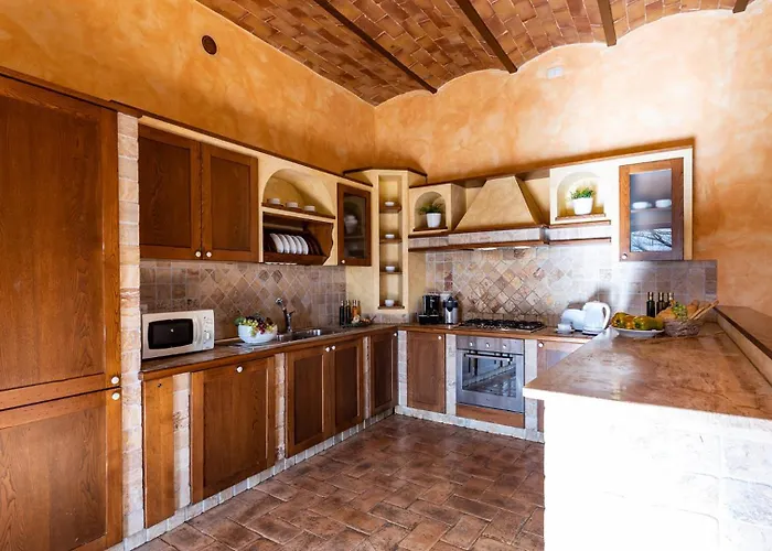 Il Poderuccio 17, Emma Villa *